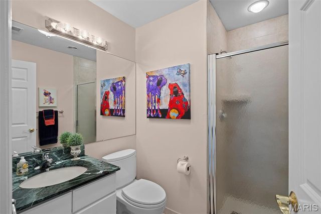 2104 N Ballas Road, Town And Country, MO 63131