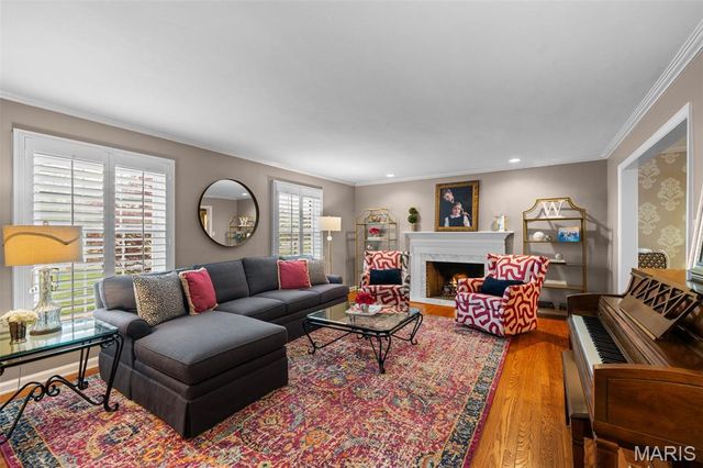 2104 N Ballas Road, Town And Country, MO 63131