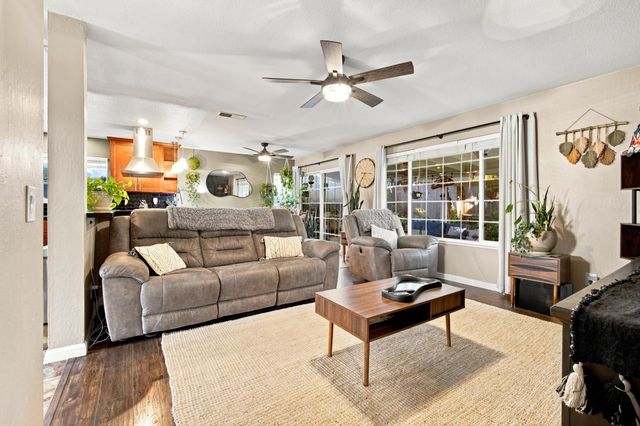 5742 Lorella Way, Sacramento, CA 95842