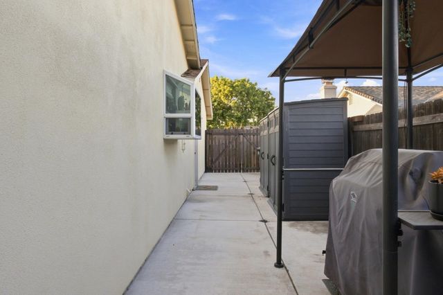 5742 Lorella Way, Sacramento, CA 95842