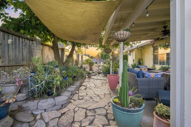 5742 Lorella Way, Sacramento, CA 95842
