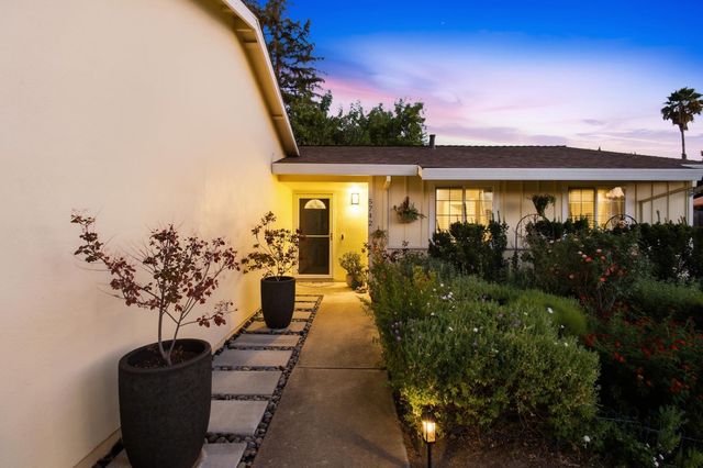 5742 Lorella Way, Sacramento, CA 95842