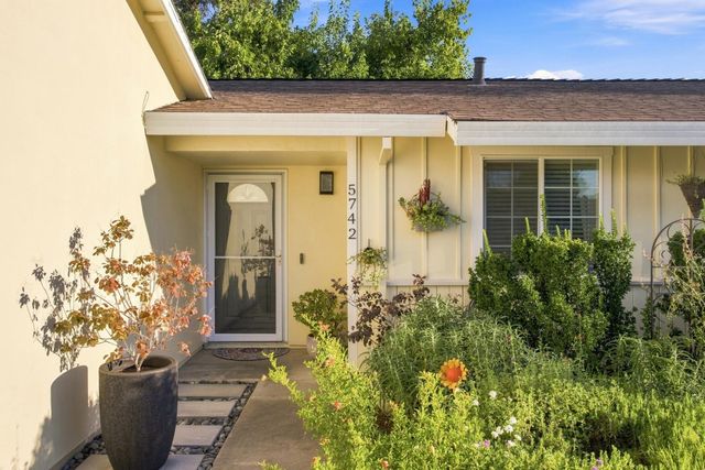 5742 Lorella Way, Sacramento, CA 95842