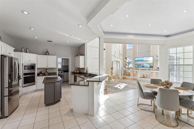 9833 CAMBERLEY CIRCLE, Orlando, FL 32836