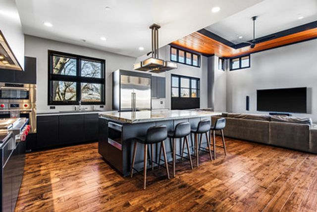 6505 N Knox Avenue, Lincolnwood, IL 60645