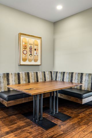 6505 N Knox Avenue, Lincolnwood, IL 60645