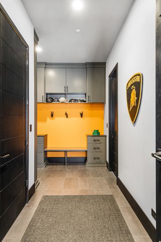 6505 N Knox Avenue, Lincolnwood, IL 60645