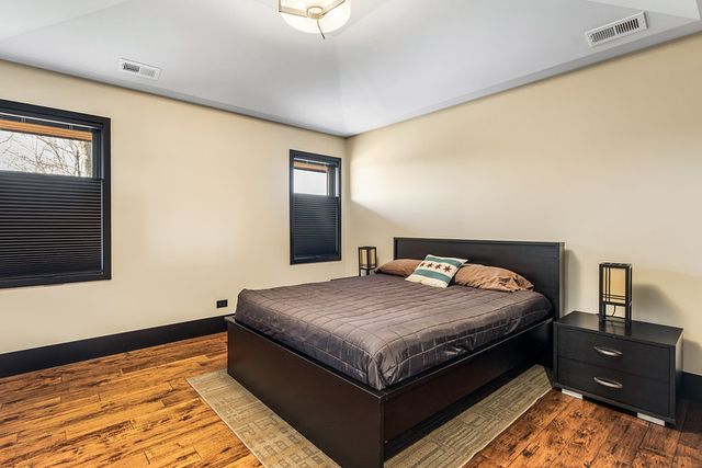 6505 N Knox Avenue, Lincolnwood, IL 60645