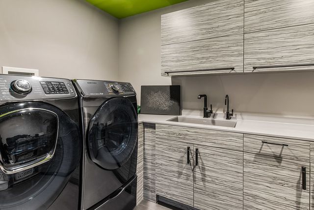 6505 N Knox Avenue, Lincolnwood, IL 60645