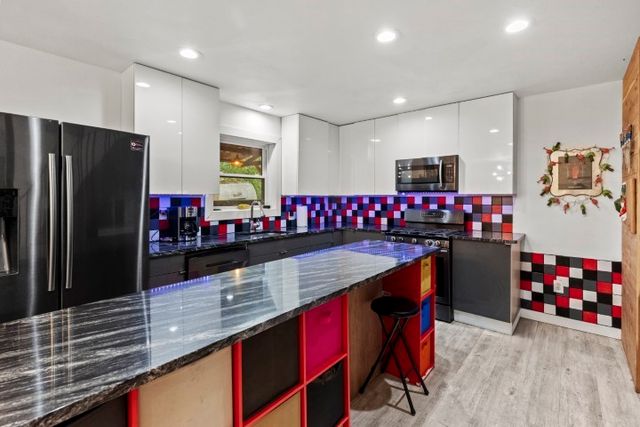 503 Girard Street, Flippin, AR 72634