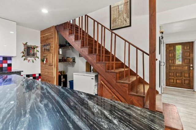 503 Girard Street, Flippin, AR 72634