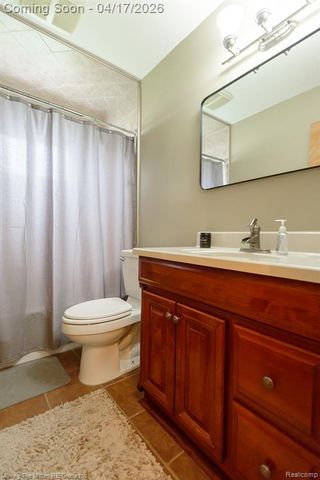 34227 Rosslyn Street, Westland, MI 48185