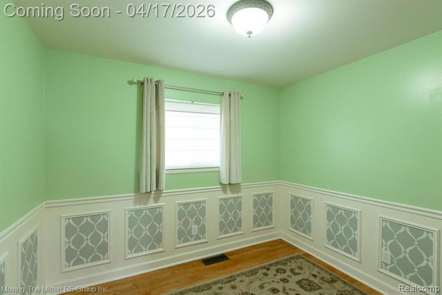 34227 Rosslyn Street, Westland, MI 48185