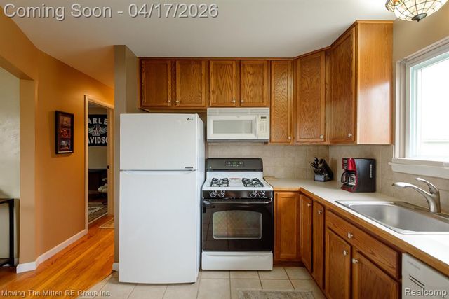 34227 Rosslyn Street, Westland, MI 48185