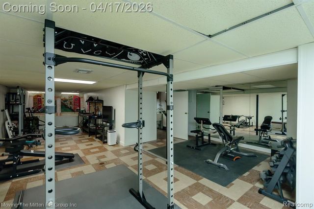 34227 Rosslyn Street, Westland, MI 48185