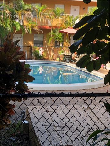 2016 NE 17th Court 11, Fort Lauderdale, FL 33305