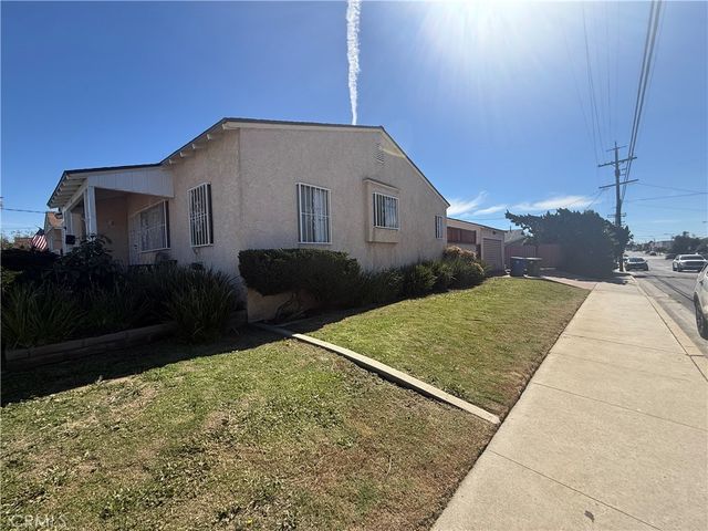 1128 W Dolores, Wilmington, CA 90744