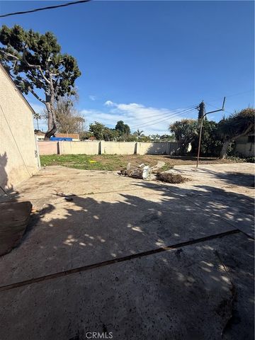 1128 W Dolores, Wilmington, CA 90744