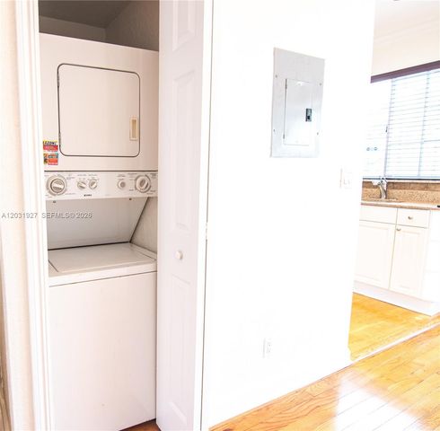 15 Madeira Avenue 9, Coral Gables, FL 33134