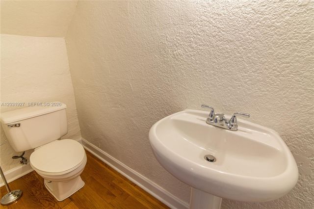 15 Madeira Avenue 9, Coral Gables, FL 33134