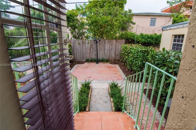 15 Madeira Avenue 9, Coral Gables, FL 33134
