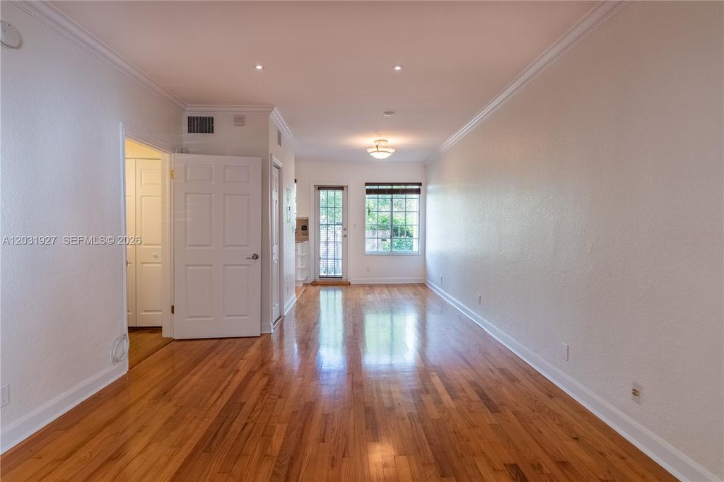15 Madeira Avenue 9, Coral Gables, FL 33134