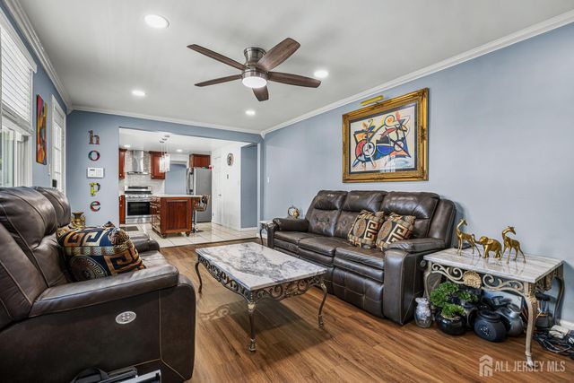 907 Mer-edinburg Road, Hamilton, NJ 08690