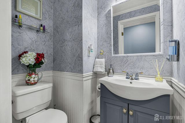 907 Mer-edinburg Road, Hamilton, NJ 08690