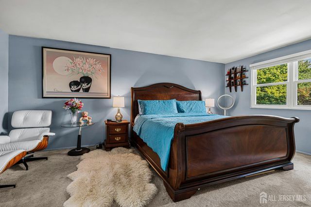 907 Mer-edinburg Road, Hamilton, NJ 08690