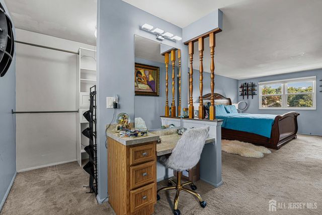 907 Mer-edinburg Road, Hamilton, NJ 08690