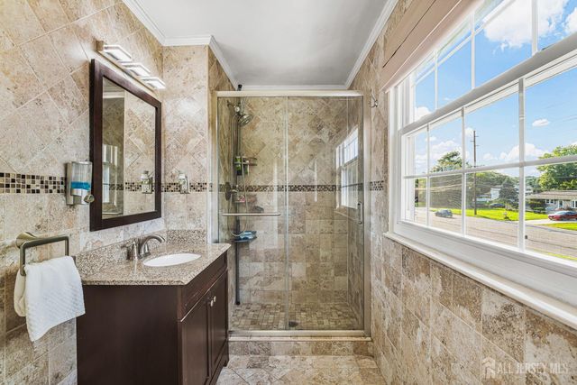 907 Mer-edinburg Road, Hamilton, NJ 08690