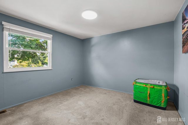 907 Mer-edinburg Road, Hamilton, NJ 08690