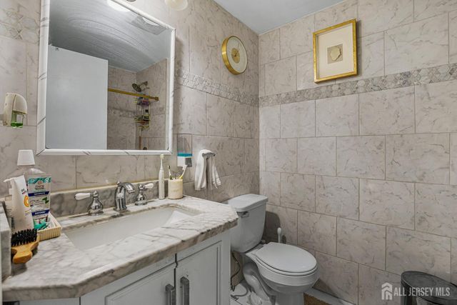 907 Mer-edinburg Road, Hamilton, NJ 08690