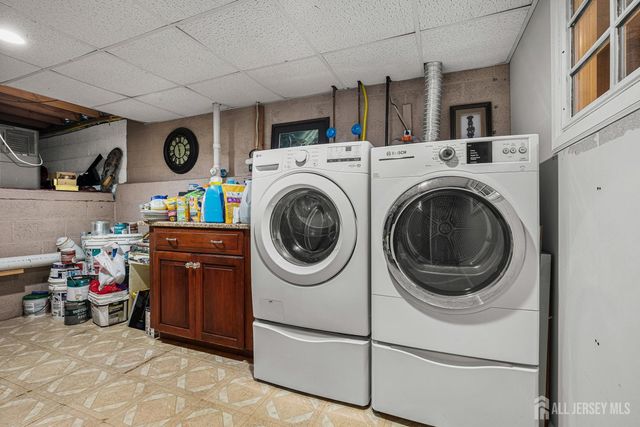 907 Mer-edinburg Road, Hamilton, NJ 08690