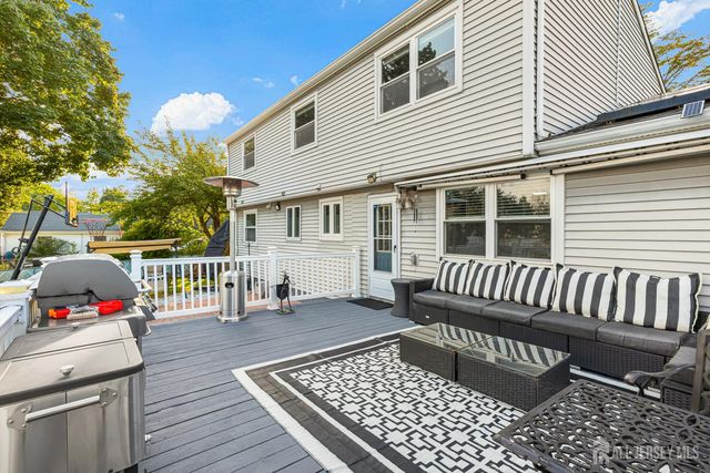 907 Mer-edinburg Road, Hamilton, NJ 08690