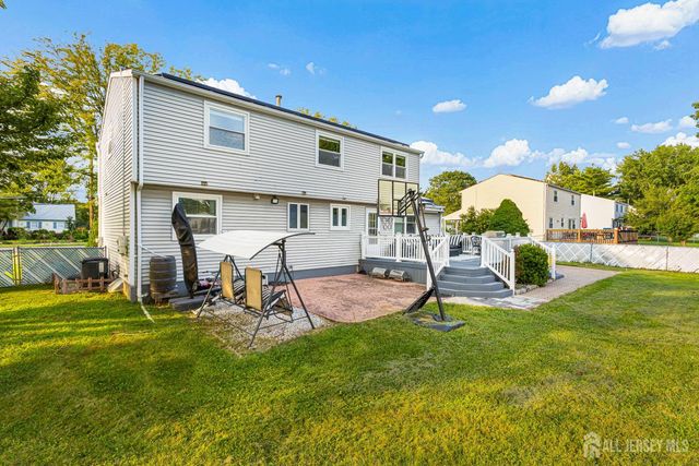 907 Mer-edinburg Road, Hamilton, NJ 08690