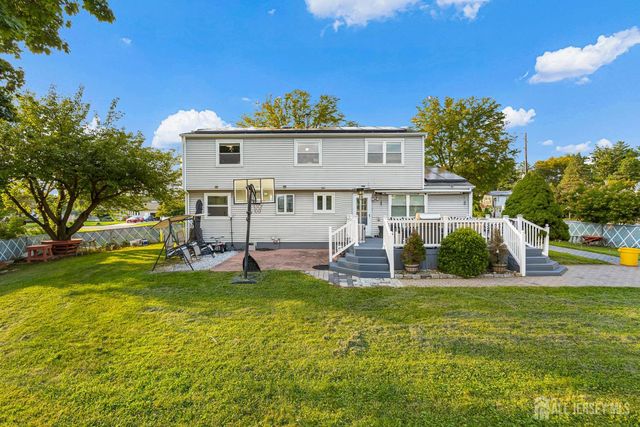907 Mer-edinburg Road, Hamilton, NJ 08690