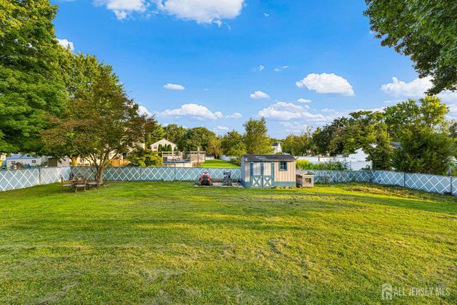 907 Mer-edinburg Road, Hamilton, NJ 08690