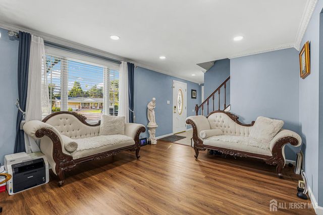 907 Mer-edinburg Road, Hamilton, NJ 08690