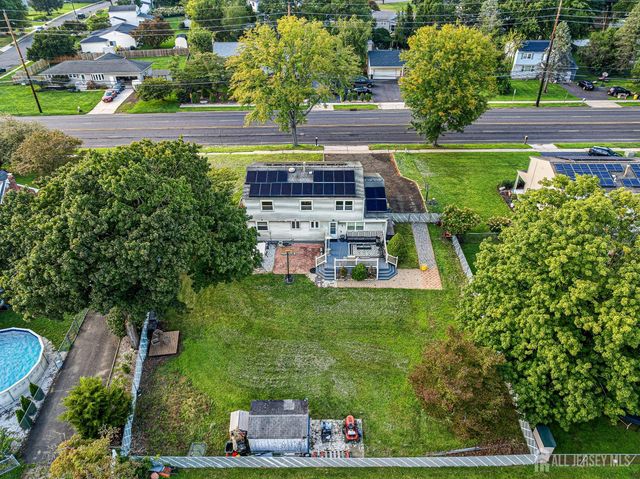 907 Mer-edinburg Road, Hamilton, NJ 08690