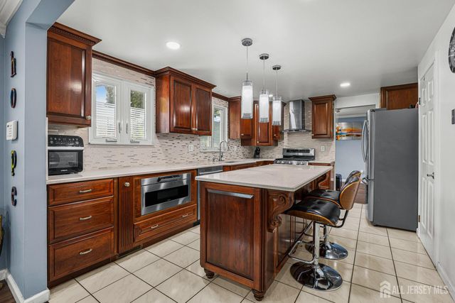 907 Mer-edinburg Road, Hamilton, NJ 08690