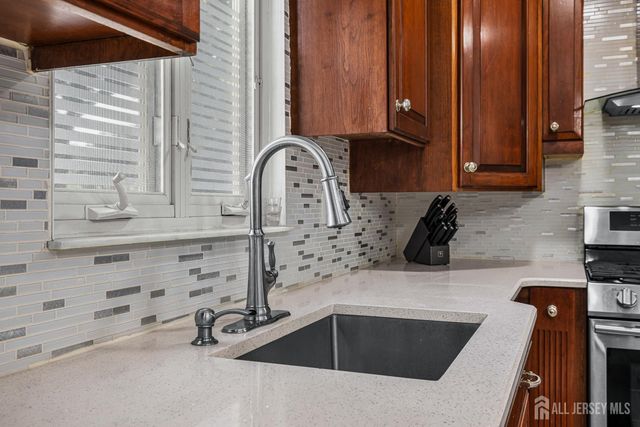 907 Mer-edinburg Road, Hamilton, NJ 08690