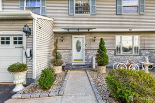 907 Mer-edinburg Road, Hamilton, NJ 08690