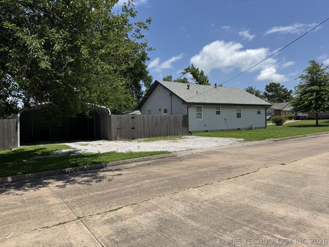 521 S Normal Avenue, Claremore, OK 74017