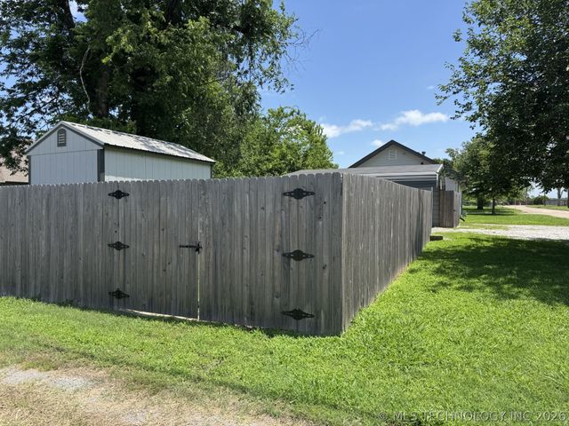 521 S Normal Avenue, Claremore, OK 74017