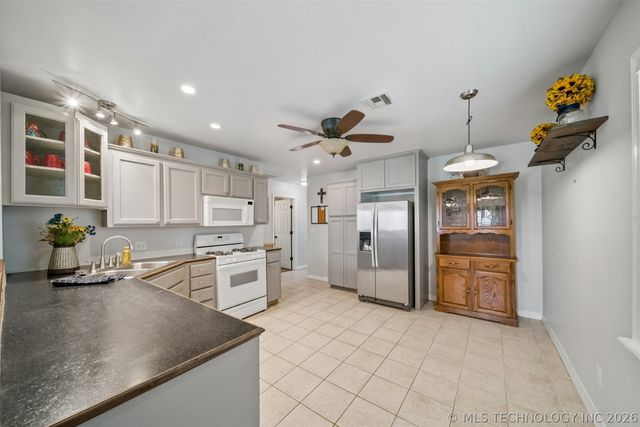 521 S Normal Avenue, Claremore, OK 74017