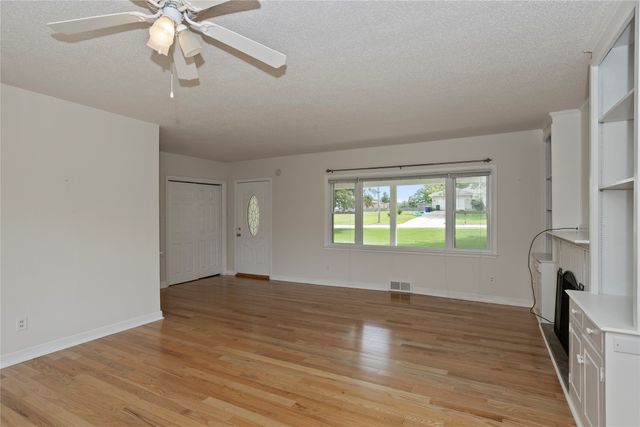 2131 Watrous Avenue, Des Moines, IA 50321