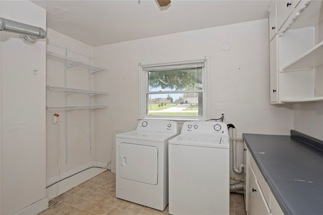 2131 Watrous Avenue, Des Moines, IA 50321