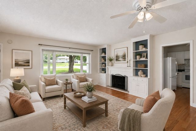 2131 Watrous Avenue, Des Moines, IA 50321