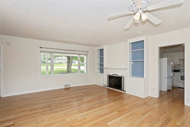 2131 Watrous Avenue, Des Moines, IA 50321